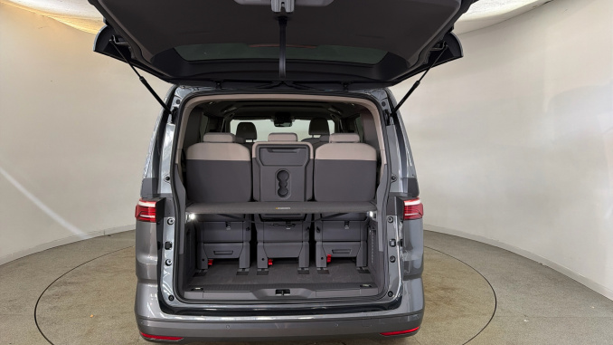 Volkswagen Multivan 1.5 TSI eHybrid Life 5dr 4MOTION DSG Estate - Image 19